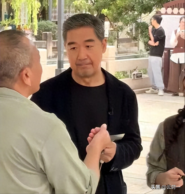 不到24小时，央媒四次点名张国立，王刚的话终于有人信了