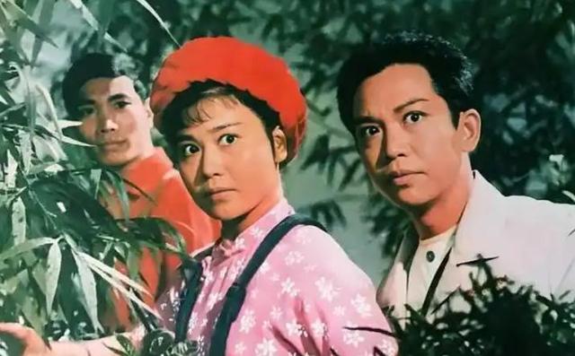 扎根美国、永不回国？带30名演员留美不归	，如今年过花甲归来