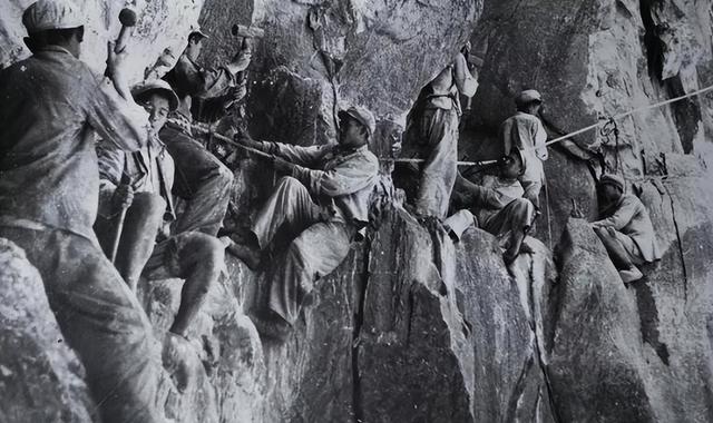 雪域天路奇迹，1200 公里青藏公路，只用 7 个月零 4 天被 “砸” 出来了