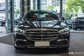 奔驰配置最低的S级，313马力+19轮圈+后驱，24款改款S400L商务型图片