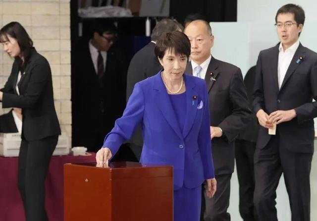 高市闯“红灯”，用AI为军国主义招魂？