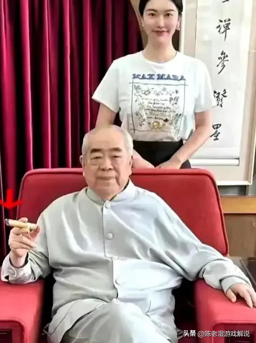 牡丹花下死！这一次“纵欲过度”的范曾，终于尝到了老夫少妻的苦