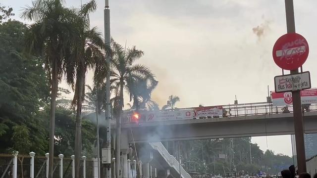 首个放弃出席93阅兵的国家出现，总统向中国致歉：正寻求解决方案
