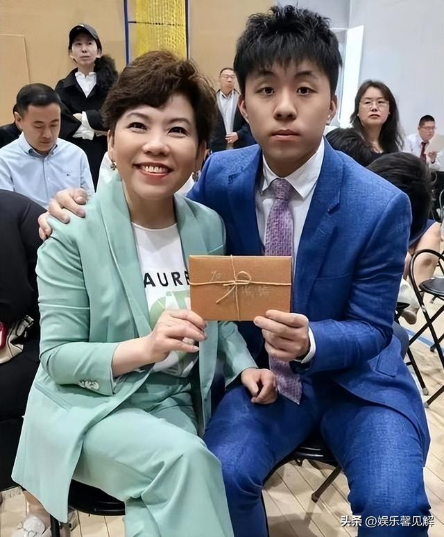 败光20亿、向洋人下跪、国籍成谜，邓亚萍身上的标签到底是真是假