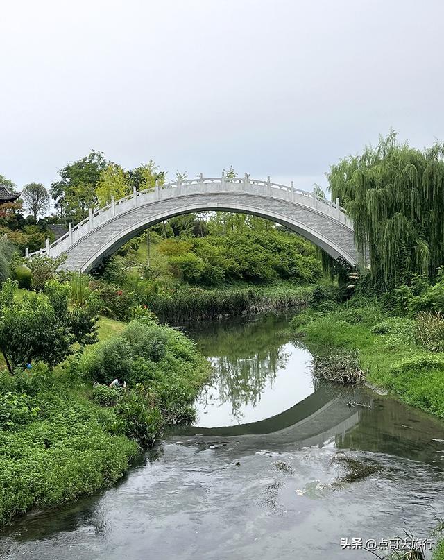 成都最近紫薇花公园，被严重低估，花开惊艳，地铁公交车直达！