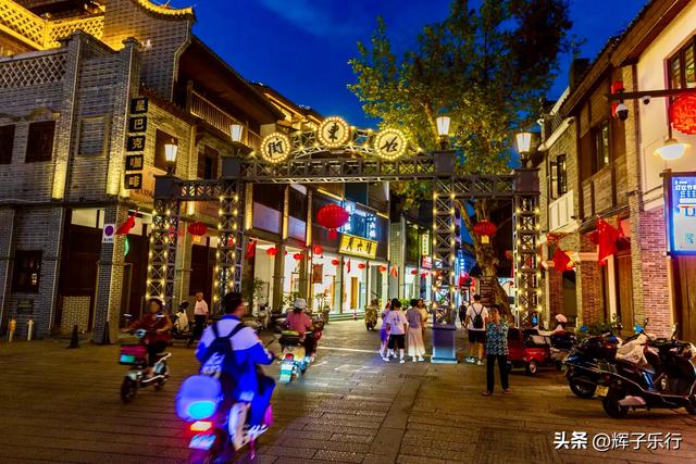 福建龙岩长汀水东街，刻在骑楼里的客家记忆与市井烟火