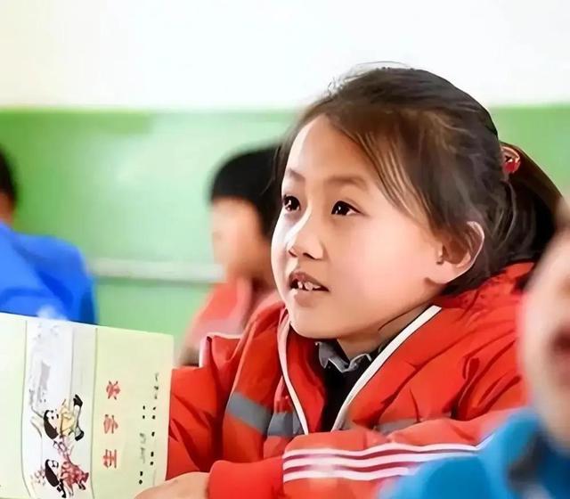 宁夏一笑成名拒绝百万签约的小女孩	，现在成了这样