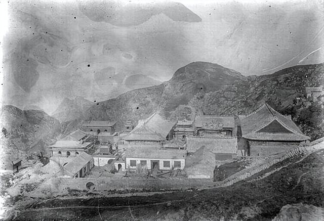 120 年前的泰山老照片，原来百年前的登山路是这样的！