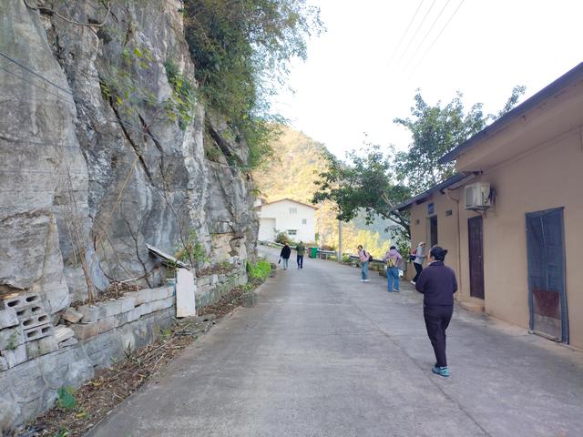 鄂渝行第四天（上）：小红船换小白船，从巫山到巴东