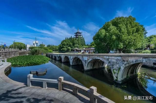 吴江人的_________ ，叫垂虹路 ！