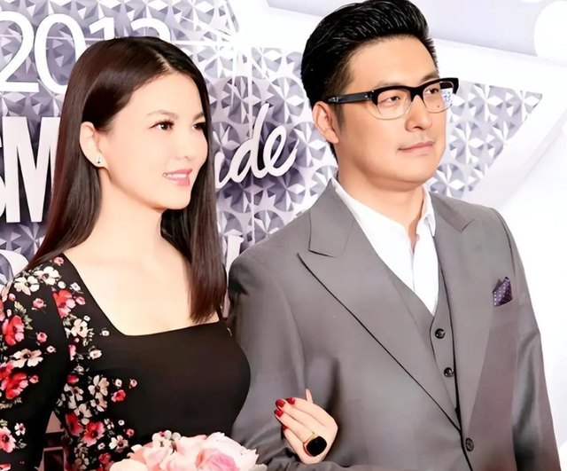 李湘也没想到，11年前让她怀二胎的人，如今竟成为她的“救赎”