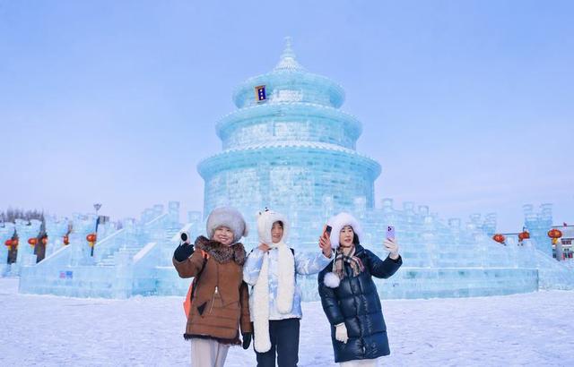 冰雕雪雕齐上阵！长春新民大街变梦幻冬日乐园