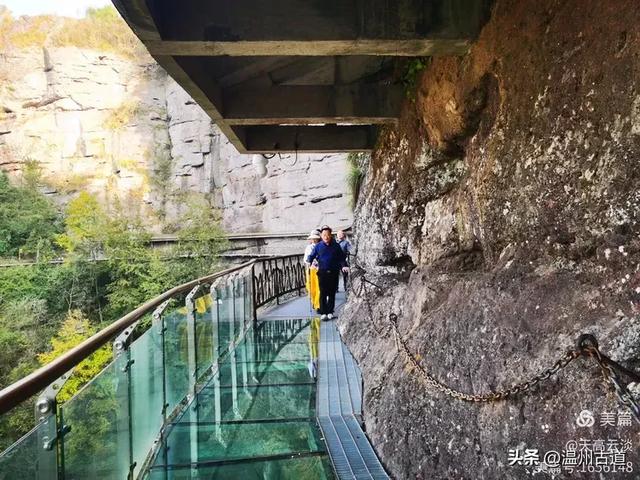 这处以丹霞地貌而闻名的名胜奇观，风光奇绝值得一去！