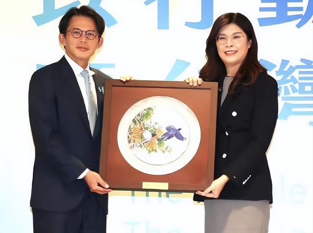 蒋万安访大陆，赖清德要抓8人，如果敢抓郑丽文，我军就会出手？