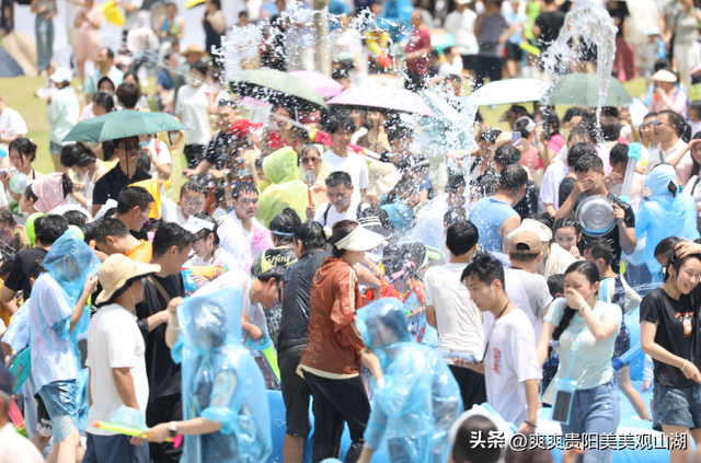 首日火爆！万人“水战”今日继续→