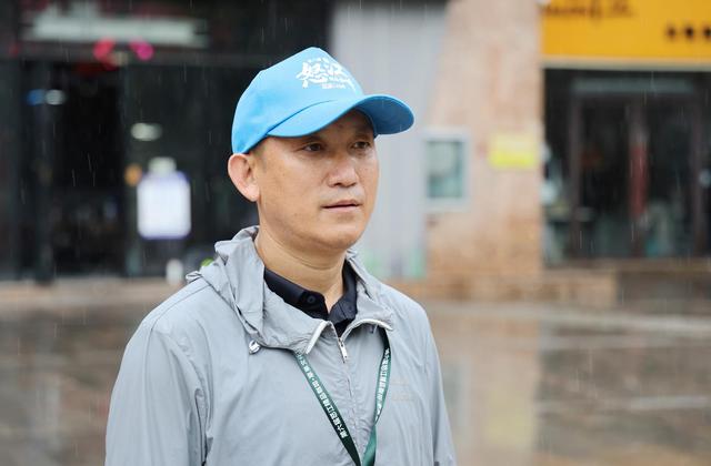 相约怒江·香誉世界 | 雨中健步庆华诞！“漫享泸水・全民健步走”活动举行