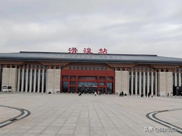 河南浚县做了一件让全国游客都拍手叫好的“傻事”。