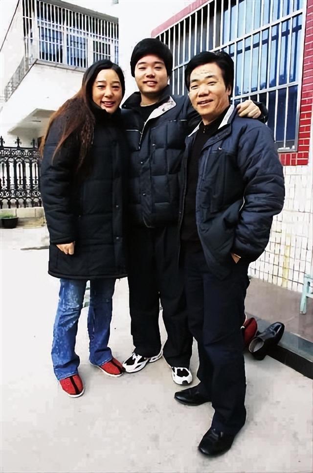 丁俊晖的妻子张元元：她不是富二代，见证了丈夫辉煌背后的眼泪