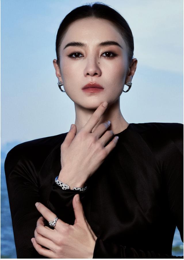 表面“清纯玉女”，实则却“渣到不行”！这6位女星一个比一个乱