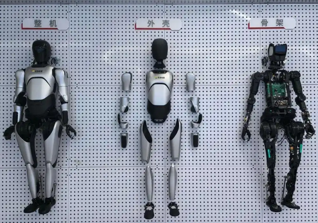 能开门叠衣服的14万家务机器人来了！体验后是“高级木偶”？