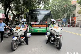 襄阳唯一女骑警邹静宇，又甜又飒！图片