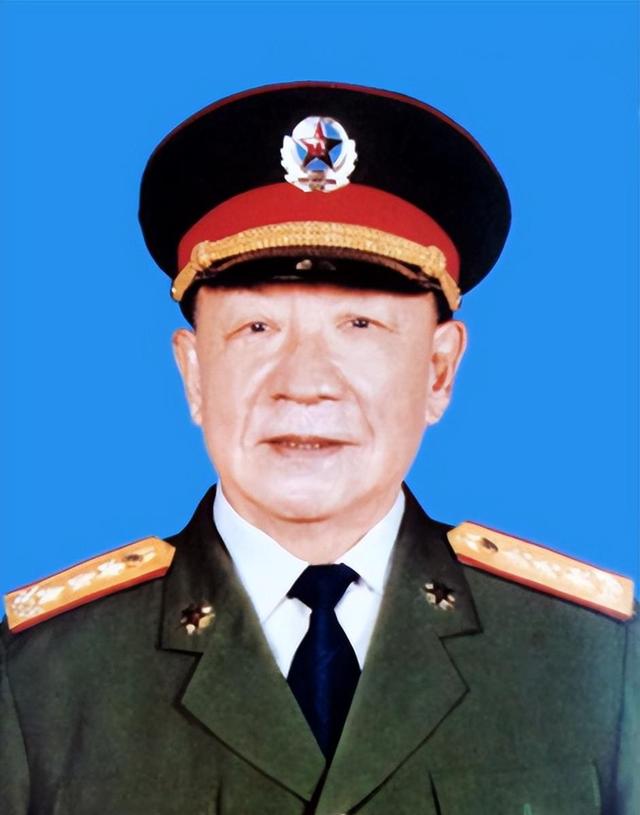 1992年产生的6位军委成员，遍布四大野战军，各担任什么职务？