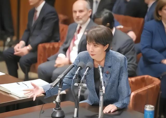 李在明离沪前，中方禁令先起效，高市收坏消息	，菲日统一对华战线