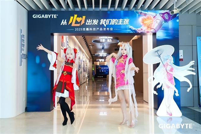 技嘉秀出六大肌肉！锐龙X3D打鸡血、DIY进入3.0新时代