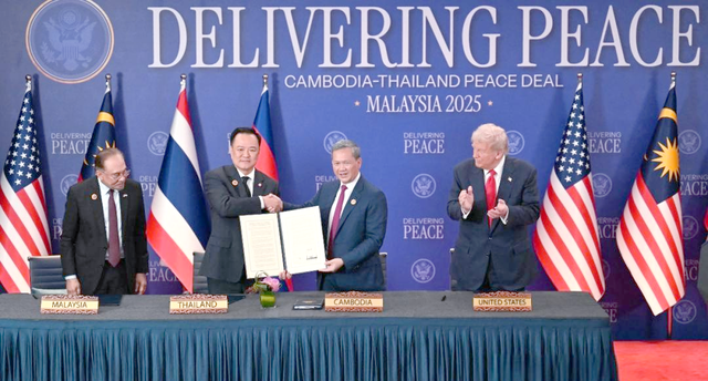 解放军严正发声，泰柬接到王毅外长电话	，中方明确提出了两个要求