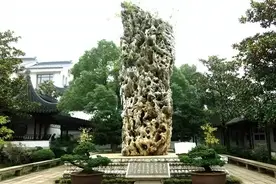 一堆石头，骗了500亿？有63家金融机构受骗，骗子卷走300亿潜逃图片