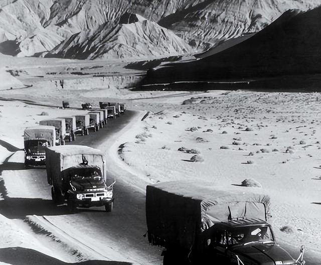 雪域天路奇迹，1200 公里青藏公路，只用 7 个月零 4 天被 “砸” 出来了