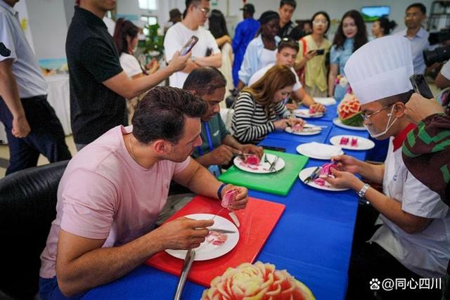乐山越来越“洋盘”！亮眼活动扎堆来，全球目光聚焦这座城！