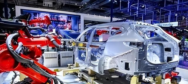 一夜负债200亿？电动车巨头轰然倒塌：终于活成贾跃亭信徒