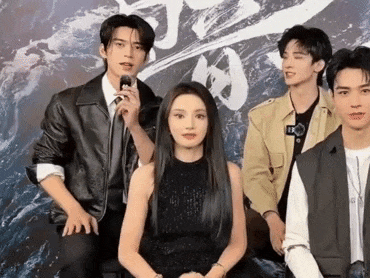 这对姐弟恋…这么甜的吗？我倒看看多好磕？