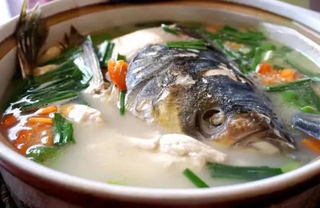 “你怎么知道王嘉尔来我家门口啦？”