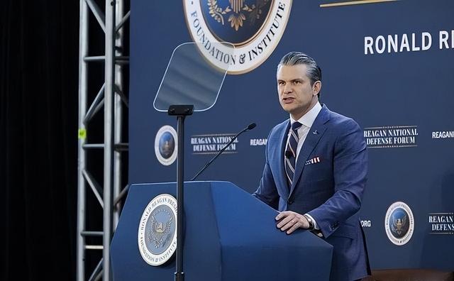 最后关头，高市被催谢罪，美防长警告日本，日方要废除中国出兵权