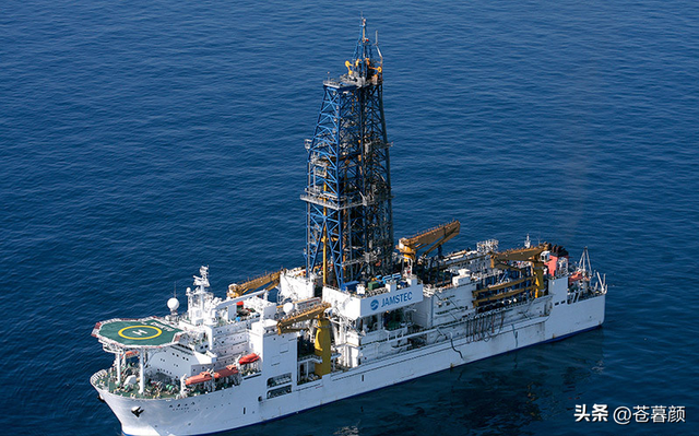 高市早苗对华正式“宣战”！马克龙转头背叛日本，特朗普告示全球