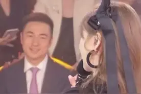 救命，真的要笑死在王心凌的评论区里了！图片