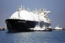 中国暂停进口美国LNG，和澳大利亚签大单，压力给到特朗普图片
