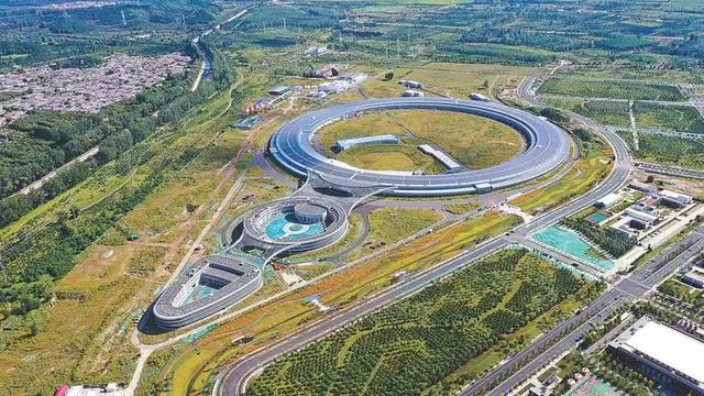 35年从跟跑到领跑！中国造世界最亮“微观放大镜”，国之重器加一