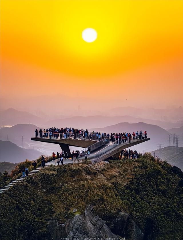 不稀奇！偶遇明星、打卡“网红地”是他们的日常！在深圳这里，体验不一样的人生......
