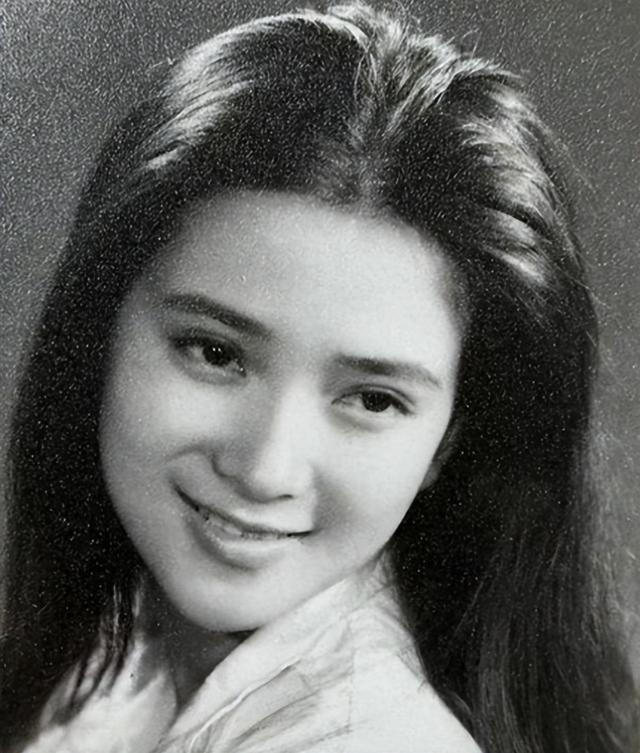 名气再大也没用！何晴晚年生活拮据,唯一房子留给儿子,一事成遗憾