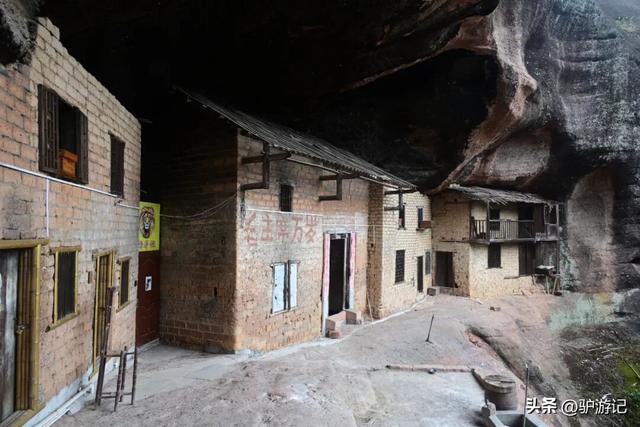 郴州的“坦”，丹霞洞穴中的独特景观，刷新你的认知！
