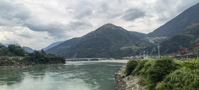 翼王悲剧地，红军胜利场，72年两场突围战结果迥异，让人泪目敬重