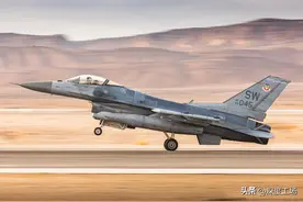 彻底杠上了，伊朗空运7天火箭弹：以军战机突袭子母弹一炸一大片图片