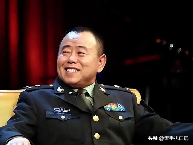 表面是演员，实际军衔却高到吓人，这6位明星个个深藏不露