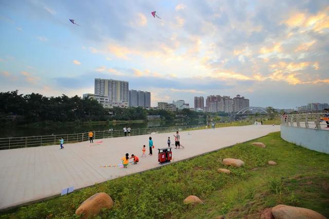 江滨公园，罗定人的松弛地