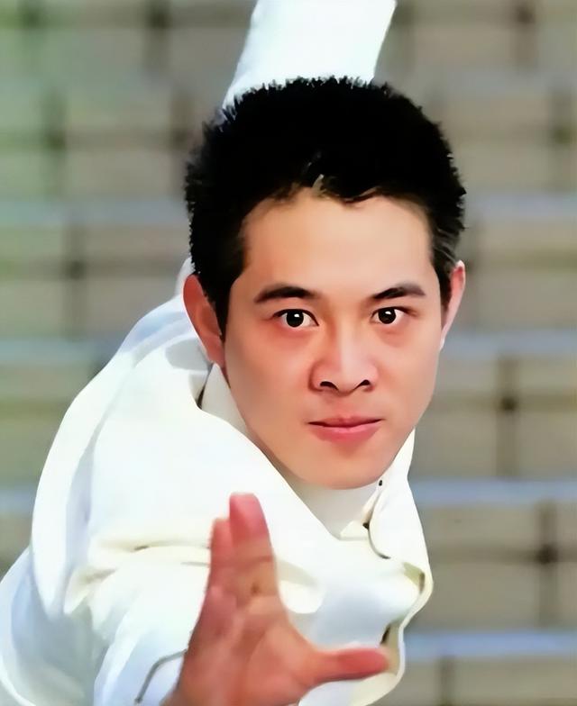 “换心”传闻真相大白仅1月	，李连杰官宣3大喜讯 野心太大藏不住了