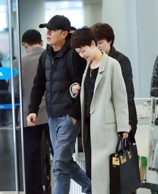 官媒发文，高调官宣49岁马伊琍喜讯，全网恭喜，终于等到这一天