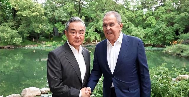 俄外长离开北京前，见到了最想见的人，一句话让普京没了后顾之忧